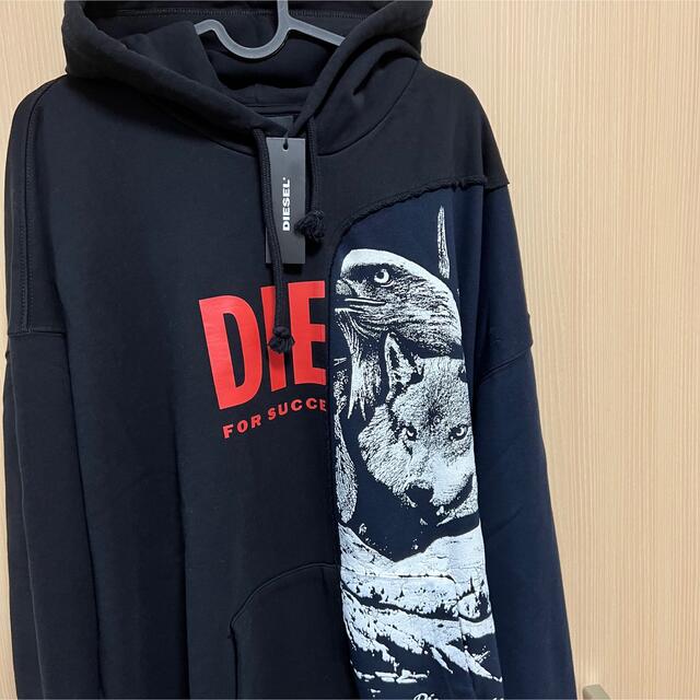 DIESEL　未使用　メンズパーカー