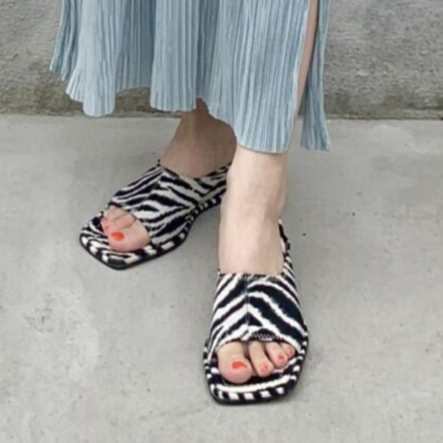 【ラスト1点】新品 韓国 ゼブラ柄 アニマル ウェッジ サンダル  レディースの靴/シューズ(サンダル)の商品写真