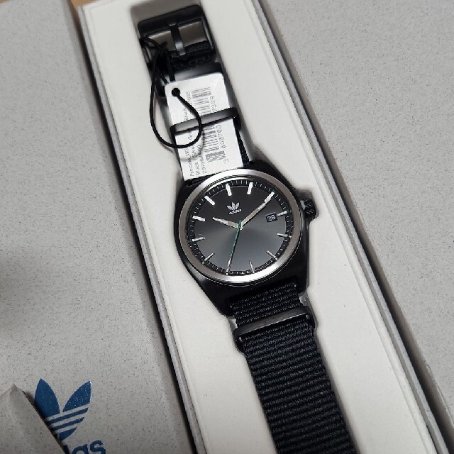 adidas(アディダス)の【新品未使用】adidas 腕時計 定価22000円 レディースのファッション小物(腕時計)の商品写真