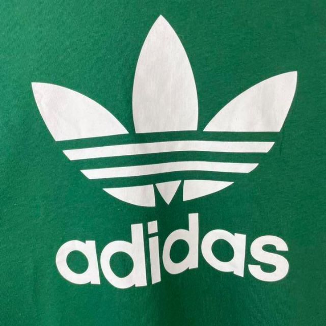 adidas(アディダス)の新品 タグ付き アディダス トレフォイルロゴ Tシャツ デカロゴ 緑 ゆるだぼ メンズのトップス(Tシャツ/カットソー(半袖/袖なし))の商品写真