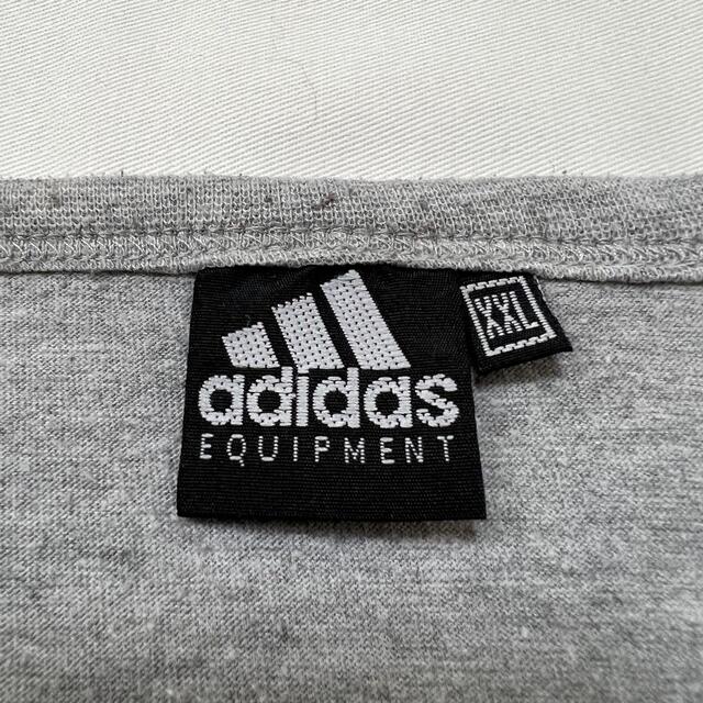 adidas(アディダス)のadidas アディダス　ワンポイント刺繍　ヴィンテージ　半袖　スポーツ　グレー メンズのトップス(Tシャツ/カットソー(半袖/袖なし))の商品写真
