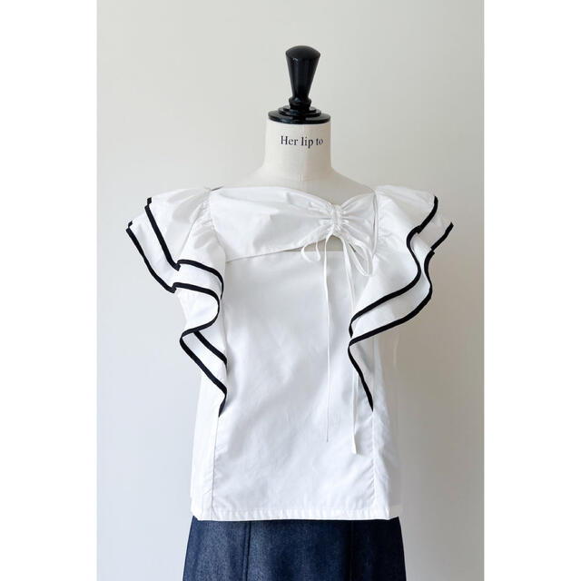 Her lip to(ハーリップトゥ)のherlipto Ruffle Cut-Out Top white Mサイズ レディースのトップス(シャツ/ブラウス(半袖/袖なし))の商品写真