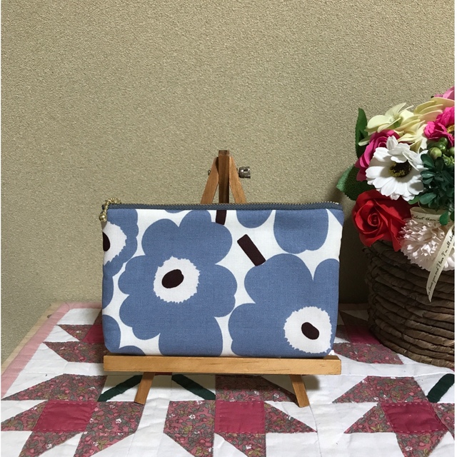 marimekko(マリメッコ)の【専用】マリメッコ  生地　ハンドメイド　ミニウニッコ　ブルーグレー　ポーチ ハンドメイドのファッション小物(ポーチ)の商品写真