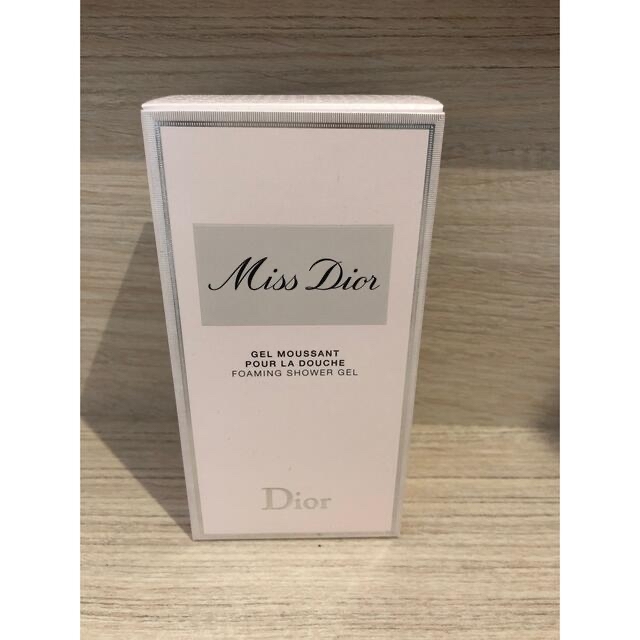 Dior(ディオール)のいかちゃん様専用 コスメ/美容のボディケア(ボディローション/ミルク)の商品写真