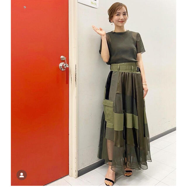 30%OFF】 - 美品 プリーツトップス、ロングフレアスカート上下セット