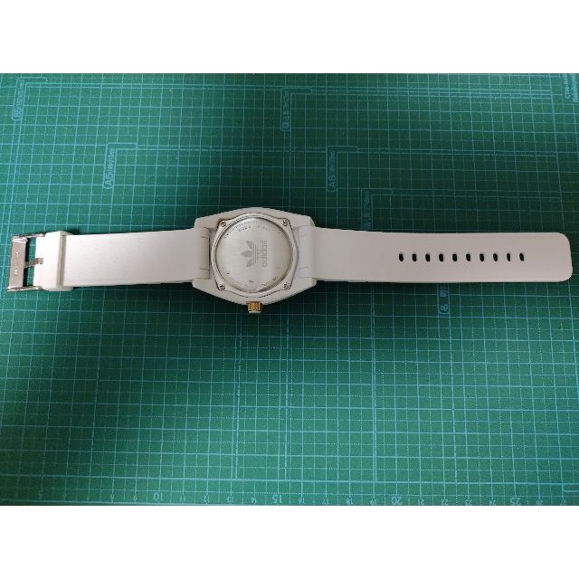 adidas(アディダス)の【訳あり】adidas　アディダス　腕時計　ADH6150　人気モデル　ホワイト メンズの時計(腕時計(アナログ))の商品写真