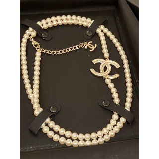 シャネル(CHANEL)のシャネル　B21 B コスチュームジュエリー　ココ　ロングパールネックレス　美品(ネックレス)