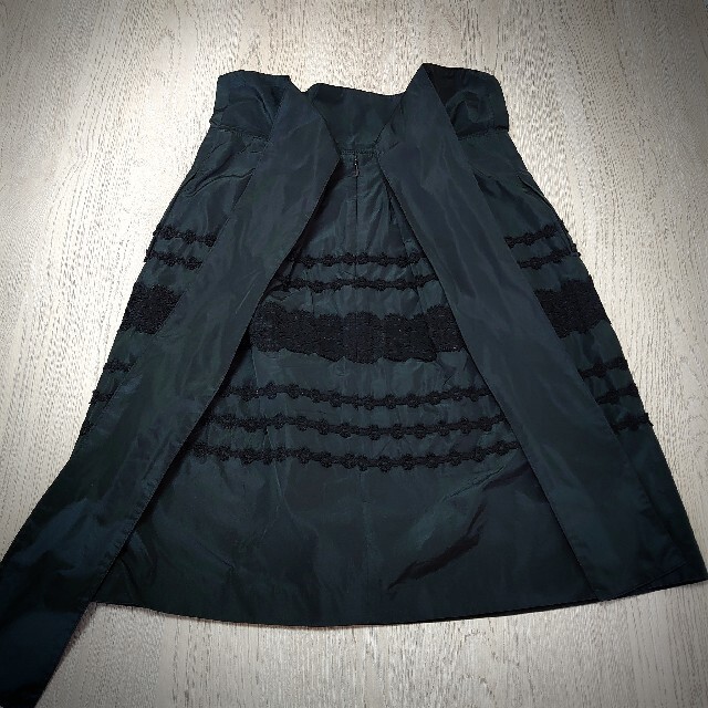 JILLSTUART(ジルスチュアート)のJILLSTUART 黒　スカート　コットンレース　リボン レディースのスカート(ひざ丈スカート)の商品写真