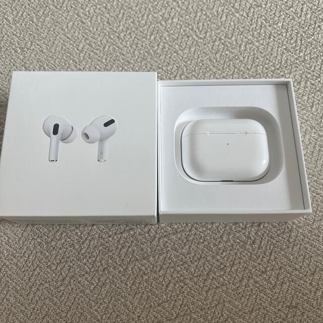 Apple(アップル)のApple AirPods Pro エアポッツプロ　ケース のみ スマホ/家電/カメラのオーディオ機器(ヘッドフォン/イヤフォン)の商品写真