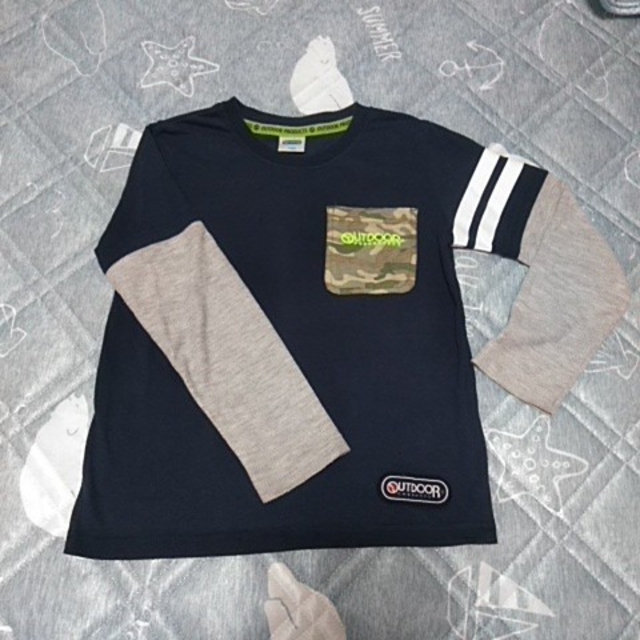 OUTDOOR PRODUCTS(アウトドアプロダクツ)のOUTDOOR 長袖Tシャツ  140 キッズ/ベビー/マタニティのキッズ服男の子用(90cm~)(Tシャツ/カットソー)の商品写真