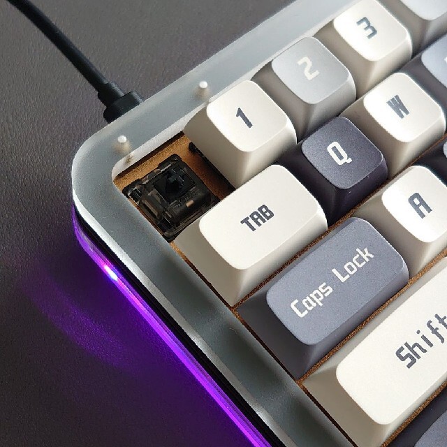 ヤマト工芸 メカニカルキーボード DNA65 アクリル 黒・グリーン - 通販