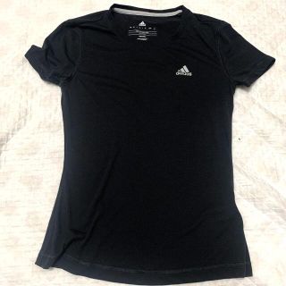 アディダス(adidas)のadidas Tシャツ(Tシャツ(半袖/袖なし))