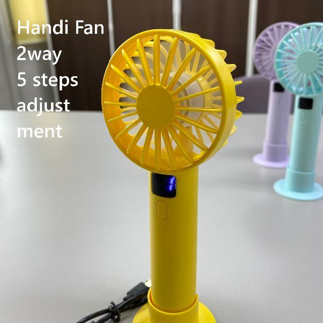 【ハンディファン】 手持ちミニ扇風機 卓上扇風機 スタンド USB充電式 YR スマホ/家電/カメラの冷暖房/空調(扇風機)の商品写真