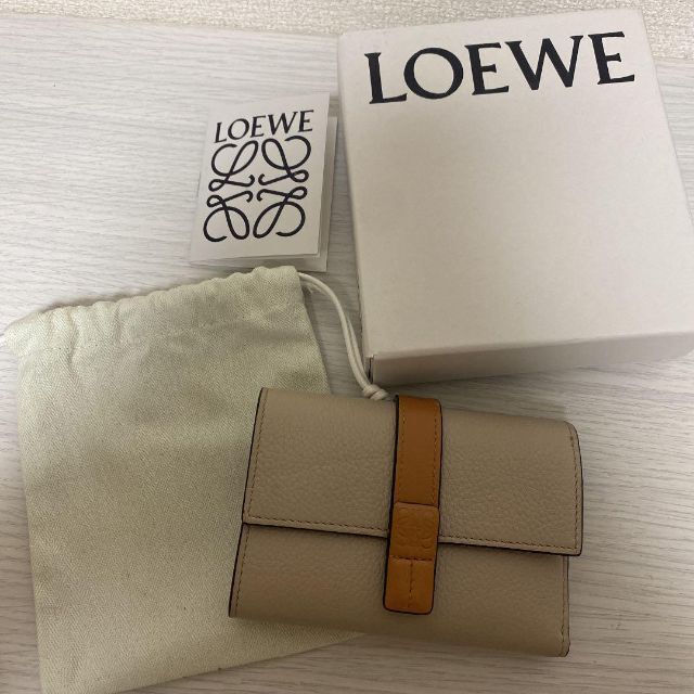 財布 LOEWE ロエベ アナグラム スモール バーティカル ウォレット 三