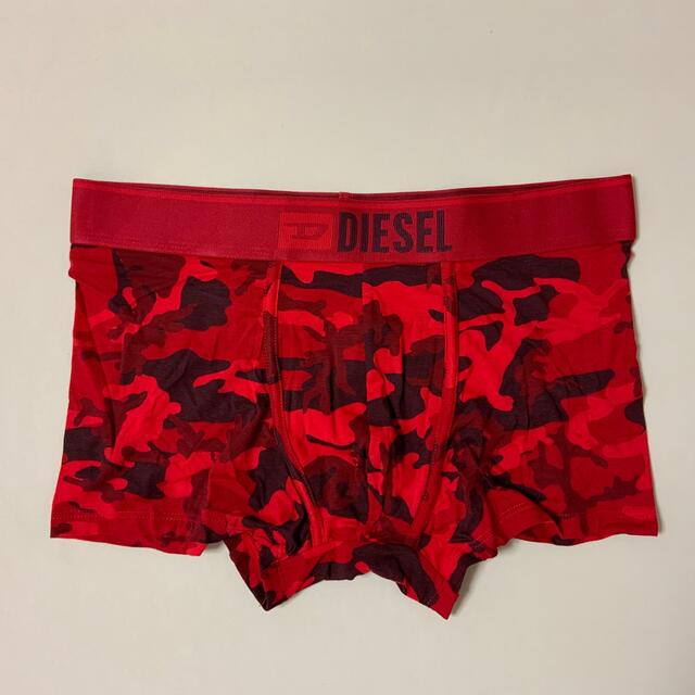 DIESEL(ディーゼル)の洗練されたDIESEL　2パック ボクサーパンツ カモフラ　レッド　M　新モデル メンズのアンダーウェア(ボクサーパンツ)の商品写真