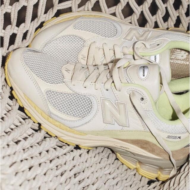 AURALEE(オーラリー)のAURALEE×New Balance 2002R ホワイト メンズの靴/シューズ(スニーカー)の商品写真