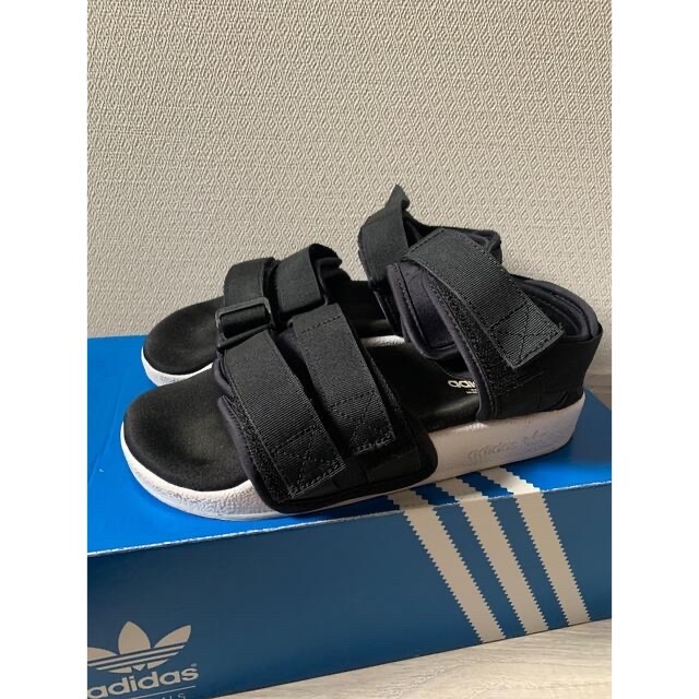 adidas(アディダス)の専用　adidas ADILETTE SANDAL W 23.5 箱有 レディースの靴/シューズ(サンダル)の商品写真