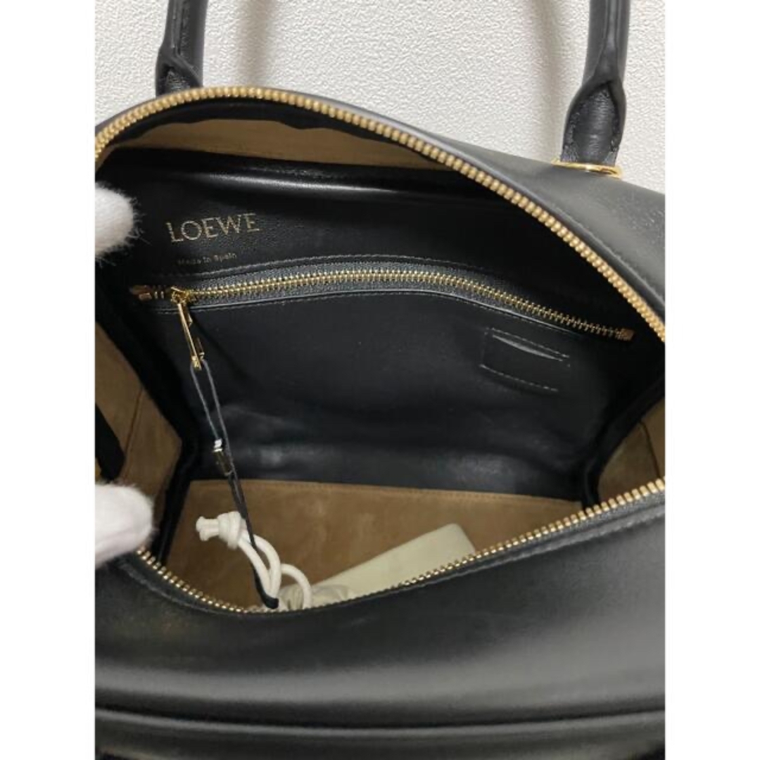 LOEWE(ロエベ)のブラック 新品未使用 LOEWE AMAZONA スクエア バッグ ショルダー レディースのバッグ(ハンドバッグ)の商品写真