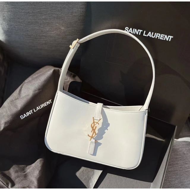 品質のいい Beaute Laurent Saint Yves - カメラバッグ ショルダーバッグ イヴサンローラン YSL 美品 ショルダーバッグ 品質のいい Beaute Laurent Saint Yves - カメラバッグ ショルダーバッグ イヴサンローラン YSL 美品 ショルダーバッグ