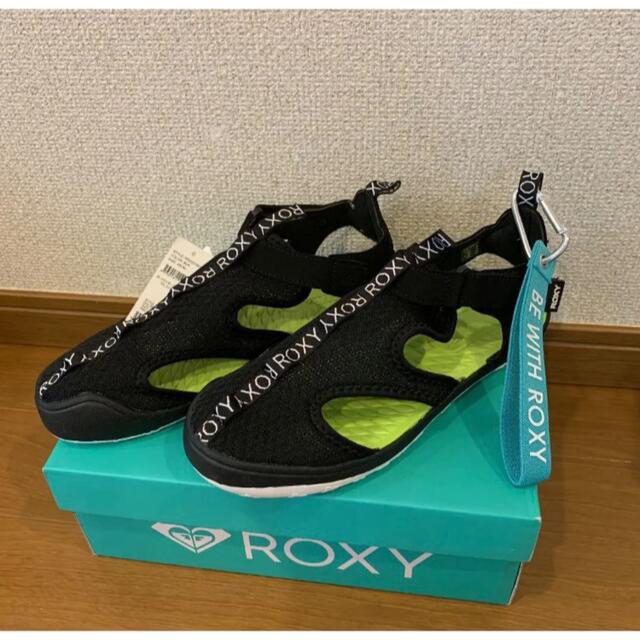 Roxy(ロキシー)の新品　ROXY ロキシー　マリンシューズ　ウォーターシューズ　サンダル　24㎝ レディースの靴/シューズ(サンダル)の商品写真