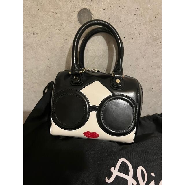 Alice+Olivia(アリスアンドオリビア)のアリスオリビア/ショルダーバッグ/ハンドバッグ レディースのバッグ(ショルダーバッグ)の商品写真