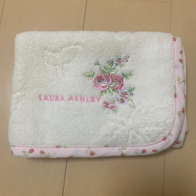 LAURA ASHLEY(ローラアシュレイ)のハンドタオル レディースのファッション小物(ハンカチ)の商品写真