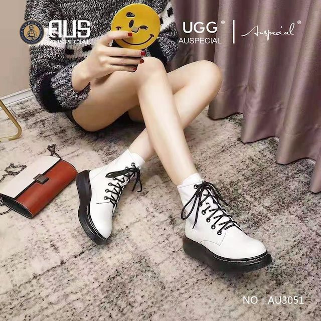 残り１点！UGG Auspecial レザーブーツ　ホワイト