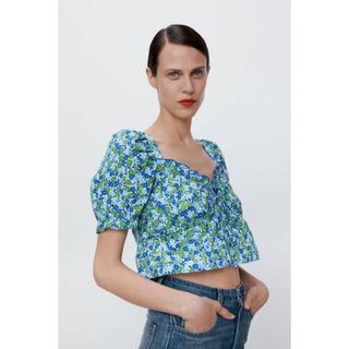 ザラ(ZARA)の新品　ZARA ザラ　シャツ　トップス ブラウス　花柄　フリル　人気　完売(シャツ/ブラウス(半袖/袖なし))