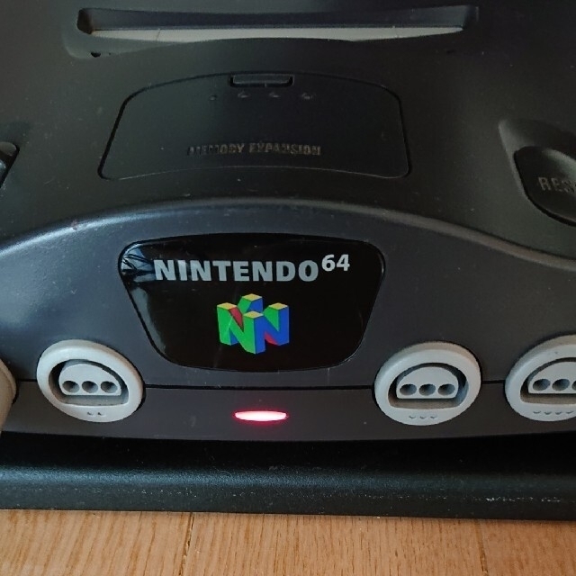 NINTENDO 64(ニンテンドウ64)の【NINTENDO64 ゲーム機本体】ジャンク品 エンタメ/ホビーのゲームソフト/ゲーム機本体(家庭用ゲーム機本体)の商品写真