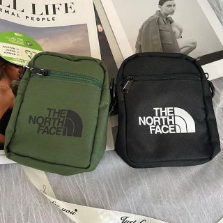 ザノースフェイス(THE NORTH FACE)のTHE NORTH FACE ショルダーバッグ グリーン カーキ ブラック 黒(ショルダーバッグ)