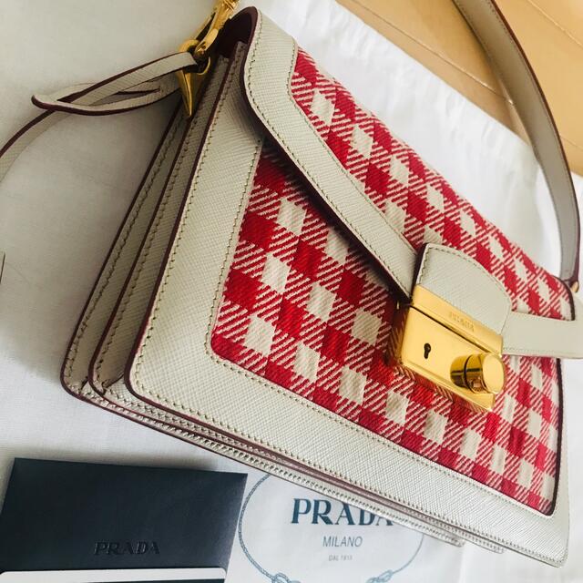 大人気完売品　PRADA　プラダ　ショルダーバッグ　チェック