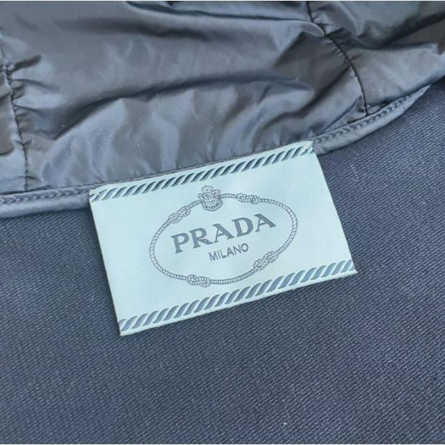 PRADA(プラダ)の【PRADA】サイドライン ジップ パーカー レディースのトップス(パーカー)の商品写真