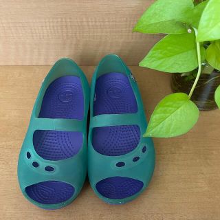 クロックス(crocs)のcrocs 曇りガラス風ジェリーサンダル　C10 16.5-17cm(サンダル)