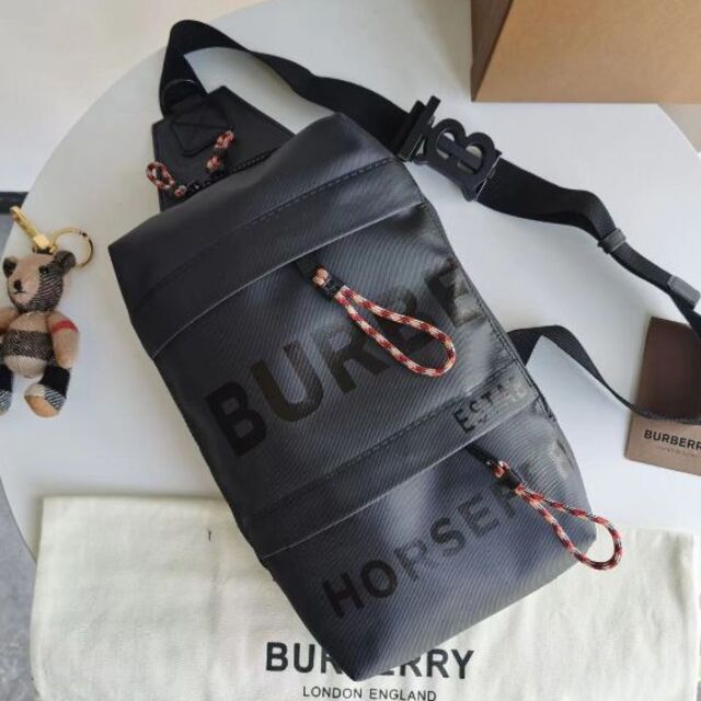 品質検査済 BURBERRY - バーバリー BURBERRY ボディバッグ ブラックの