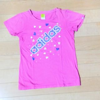 アディダス(adidas)のadidas Tシャツ(Tシャツ(半袖/袖なし))