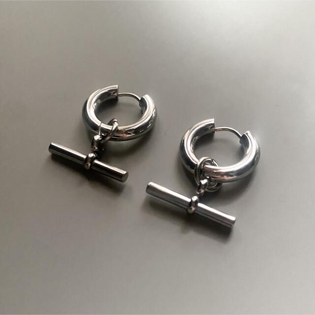 BEAUTY&YOUTH UNITED ARROWS(ビューティアンドユースユナイテッドアローズ)の2way rod hoop pierce silver No.918 レディースのアクセサリー(ピアス)の商品写真