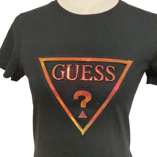 GUESS(ゲス)のGUESS ゲス　Tシャツ　半袖　黒　ブラック　デカロゴ　レディース　S レディースのトップス(Tシャツ(半袖/袖なし))の商品写真