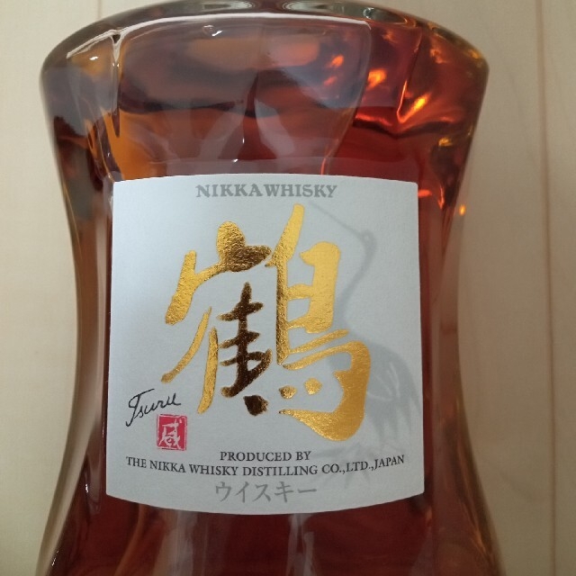 ニッカウヰスキー(ニッカウイスキー)のニッカ　鶴　ノンエイジ　蒸留所限定品　NIKKA 食品/飲料/酒の酒(ウイスキー)の商品写真