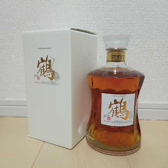 ニッカウヰスキー(ニッカウイスキー)のニッカ　鶴　ノンエイジ　蒸留所限定品　NIKKA 食品/飲料/酒の酒(ウイスキー)の商品写真