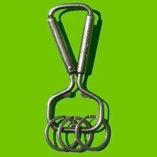 ハフ(HUF)のHUFカラビナシルバー BOTTLE OPENER CARABINERレア‼️(キーケース)