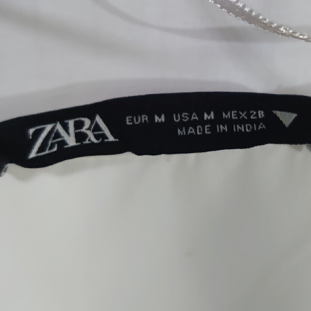 ZARA(ザラ)の新品 未使用 ZARA ブラウス 半袖 花柄 EUR M 白 レディースのトップス(シャツ/ブラウス(半袖/袖なし))の商品写真