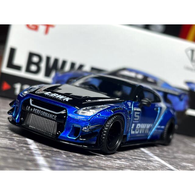 リバティウォーク 日産 GT-R 2.0 1/64 ミニカー n°135の通販 by リバティウォーク 日産 GT-R 2.0 1/64 ミニカー n°135の通販 by
