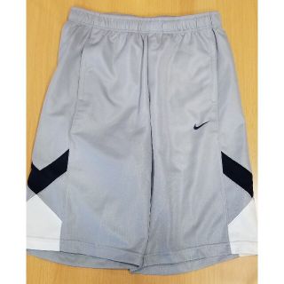 ナイキ(NIKE)の【新品】NIKE ナイキ　半パン　XLサイズ　W83～88cm　グレー　短パン(ショートパンツ)