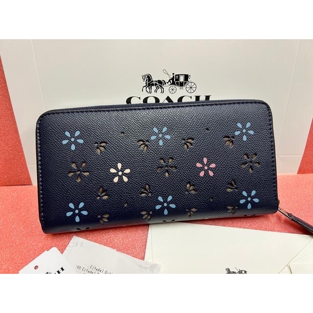 COACH 長財布　レディース　パンチング