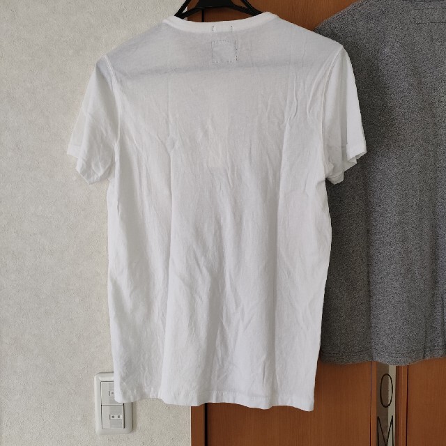 Abercrombie&Fitch(アバクロンビーアンドフィッチ)の値下げ　アバクロ　メンズTシャツS　２枚 メンズのトップス(Tシャツ/カットソー(半袖/袖なし))の商品写真