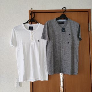 アバクロンビーアンドフィッチ(Abercrombie&Fitch)の値下げ　アバクロ　メンズTシャツS　２枚(Tシャツ/カットソー(半袖/袖なし))