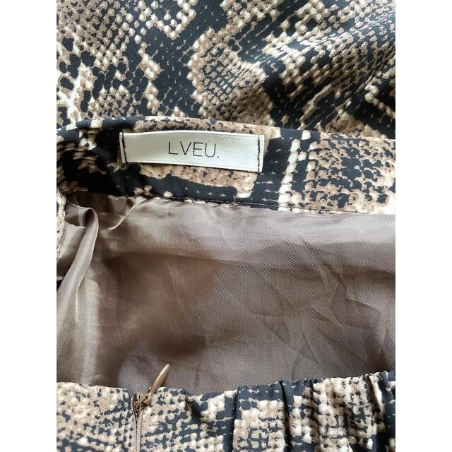 美品♡LEVU パイソン柄ロングスカートの通販 by モモLOVE' ♡夏物出品 美品♡LEVU パイソン柄ロングスカートの通販 by モモLOVE' ♡夏物出品
