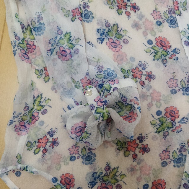 新品★GILLY HICKS ギリーヒックス★ブラウス★シアー★花柄★アバクロ