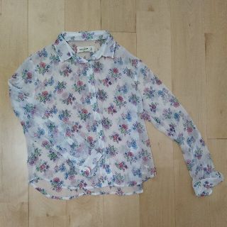 アバクロンビーアンドフィッチ(Abercrombie&Fitch)の【最終値下げ！】アバクロ　花柄ブラウス(シャツ/ブラウス(長袖/七分))