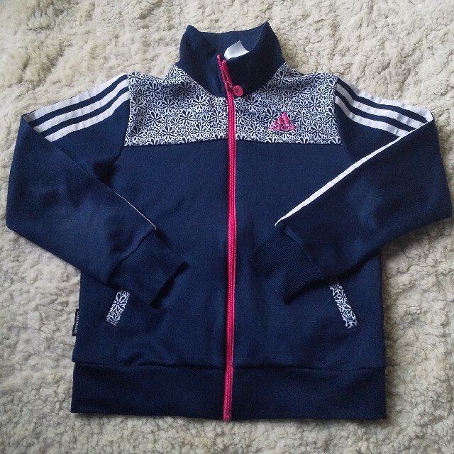 adidas(アディダス)のジャージ 130  120 キッズ/ベビー/マタニティのキッズ服女の子用(90cm~)(ジャケット/上着)の商品写真